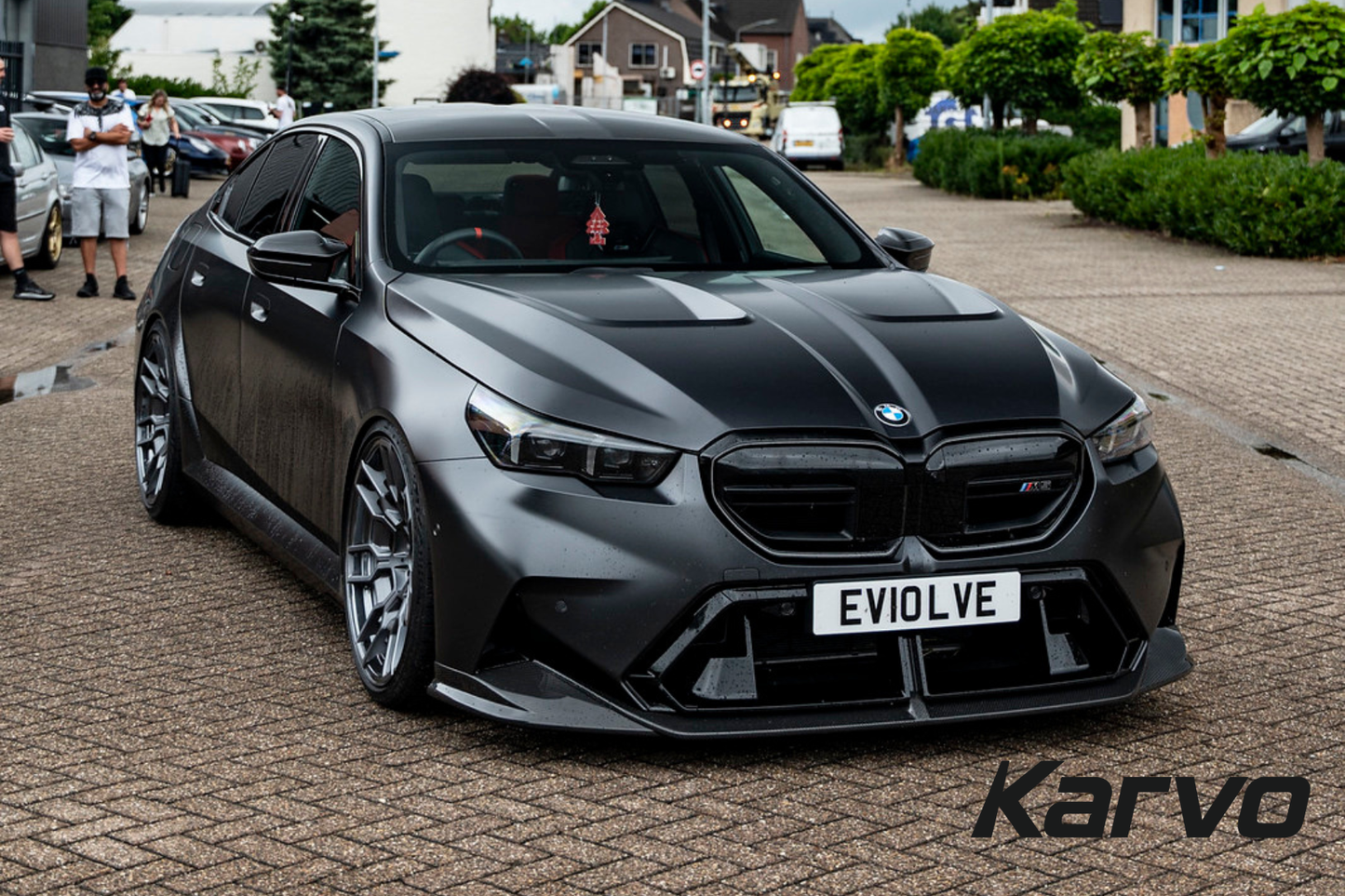 AN STYLE DRY CARBON HOOD - BMW G90/G99 M5