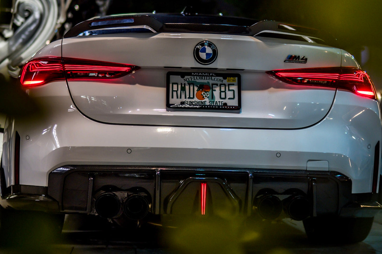AK STYLE LED REAR DIFFUSER – DRY CARBON – BMW G80/G82