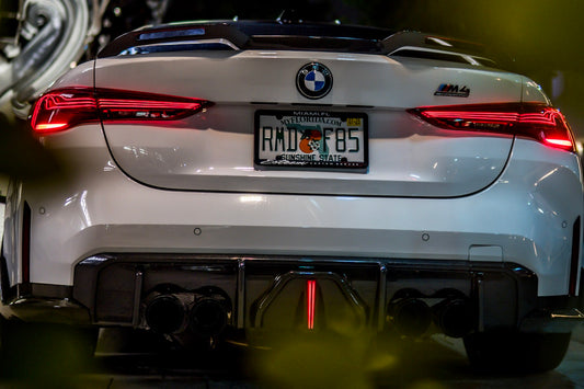 AK STYLE LED REAR DIFFUSER – DRY CARBON – BMW G80/G82