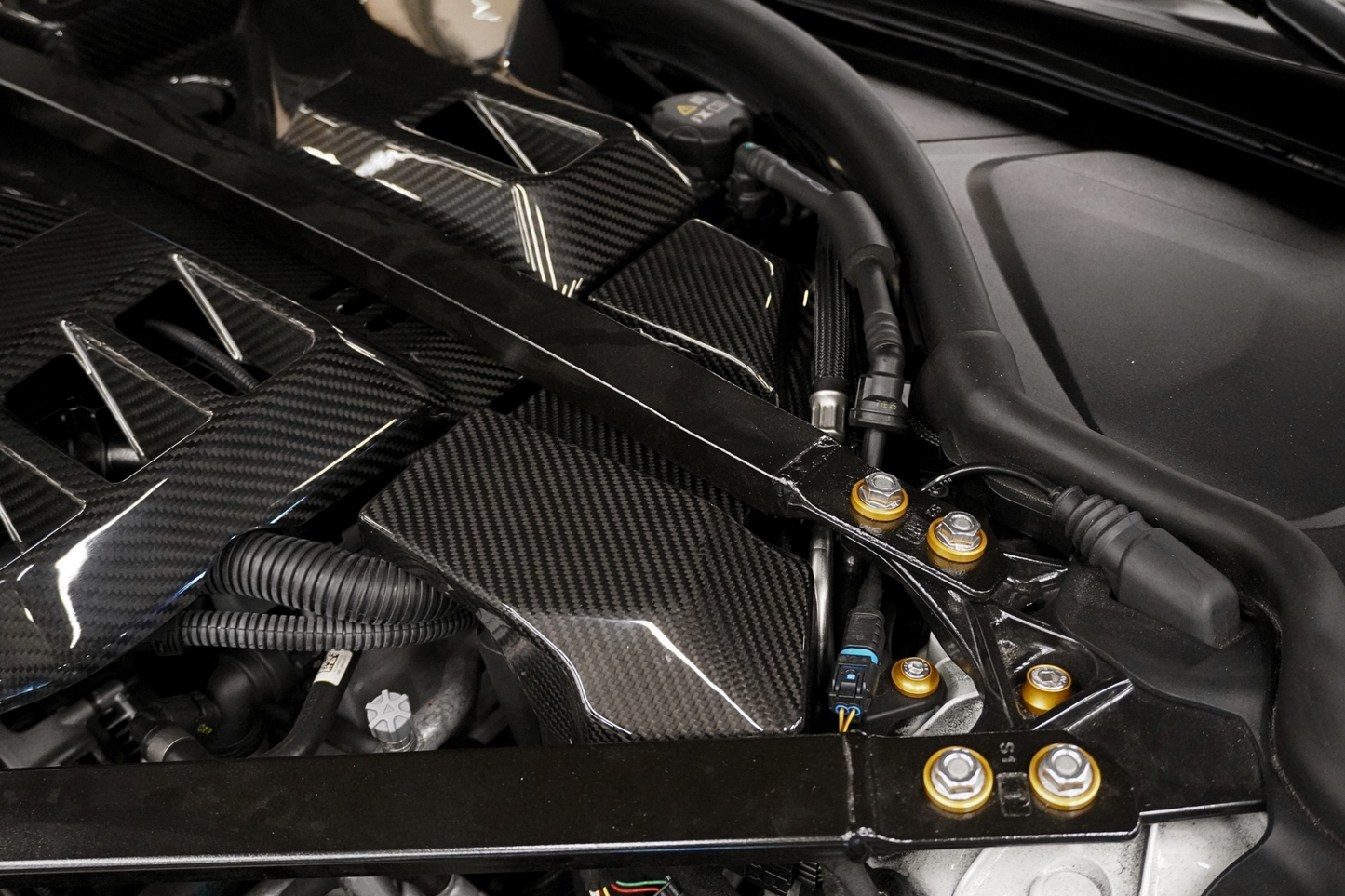 DRY CARBON ECU COVER – BMW G87 M2, G80 M3, G82 M4